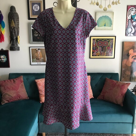 BANANA REPUBLIC size 12 Plum & Blue Medallions Print V-Neck Fit & Flare Dress - Picture 1 of 4